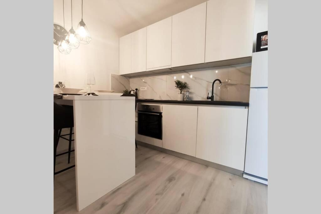 New! Top Apartment, Split View From Above Eksteriør bilde
