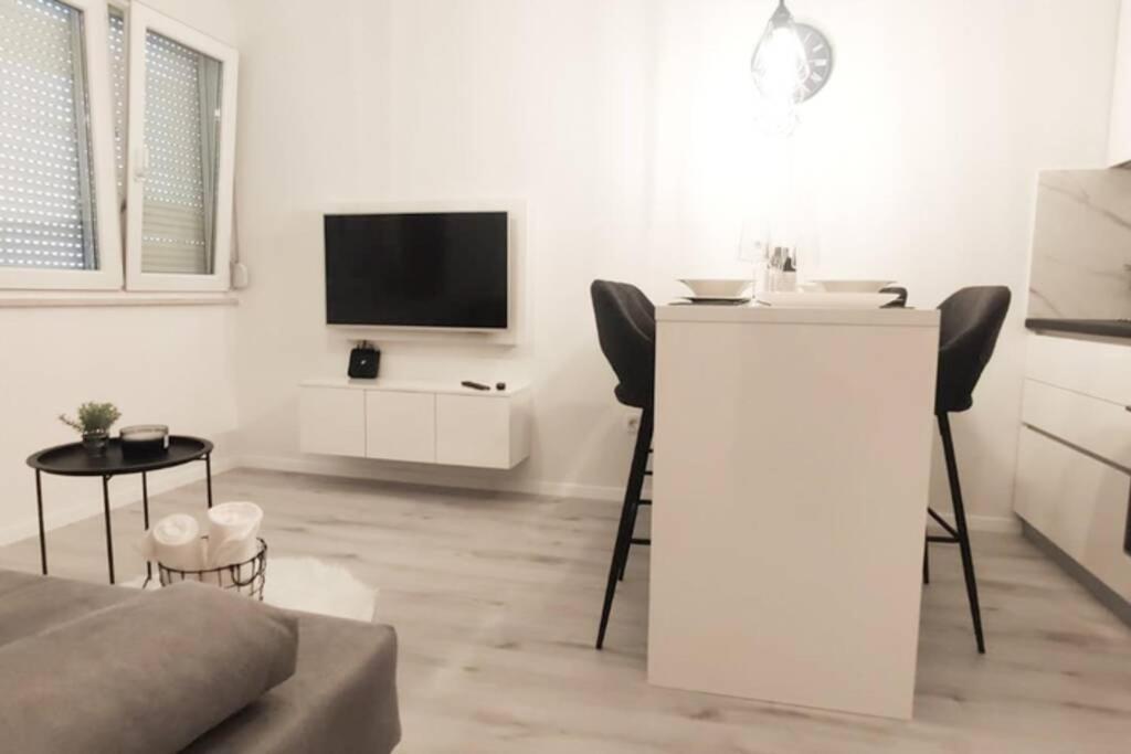 New! Top Apartment, Split View From Above Eksteriør bilde